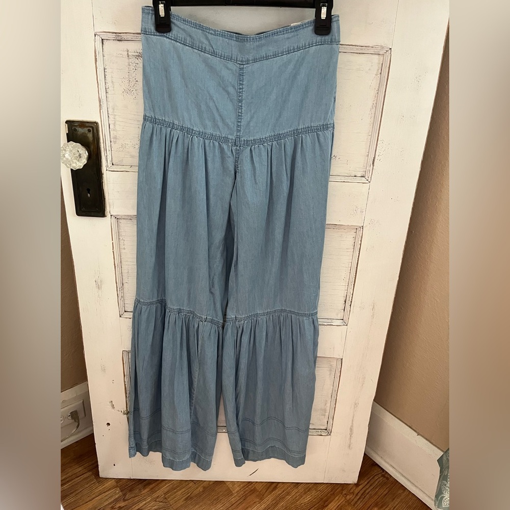 Sincerely Jules super high rise wide leg tiered pants. Size small NWT